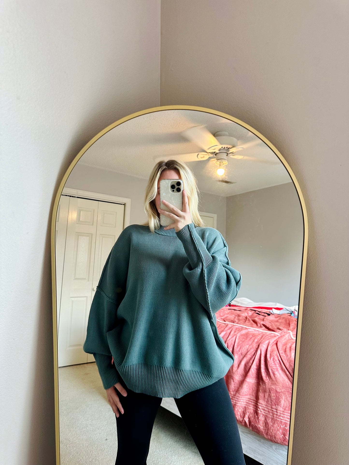 Sideslit Oversized Sweater - red