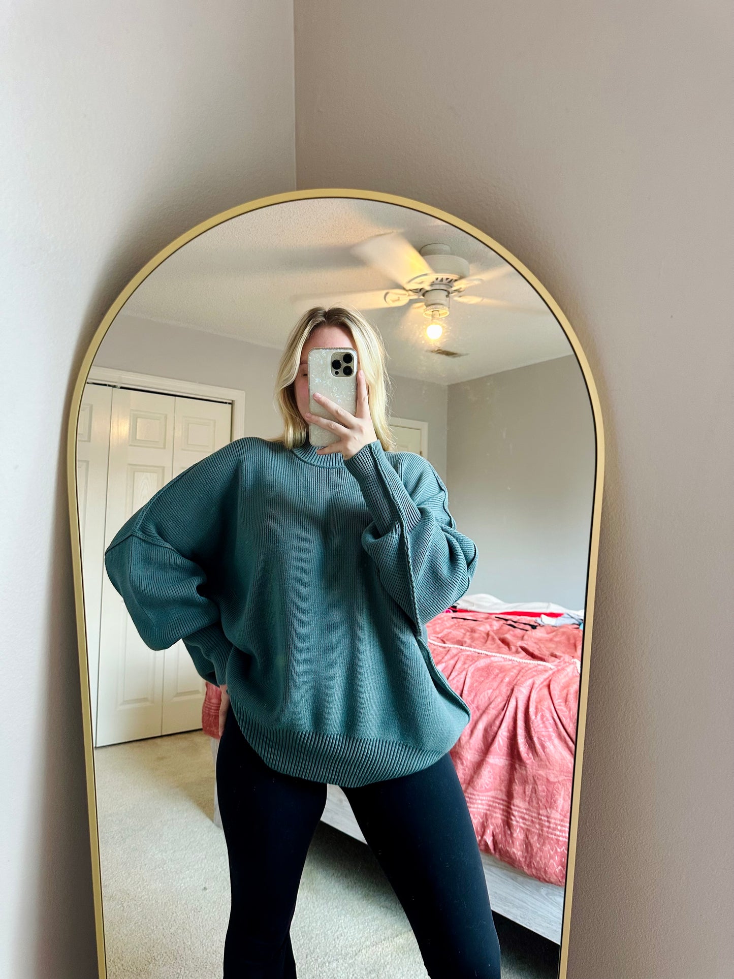 Sideslit Oversized Sweater - red